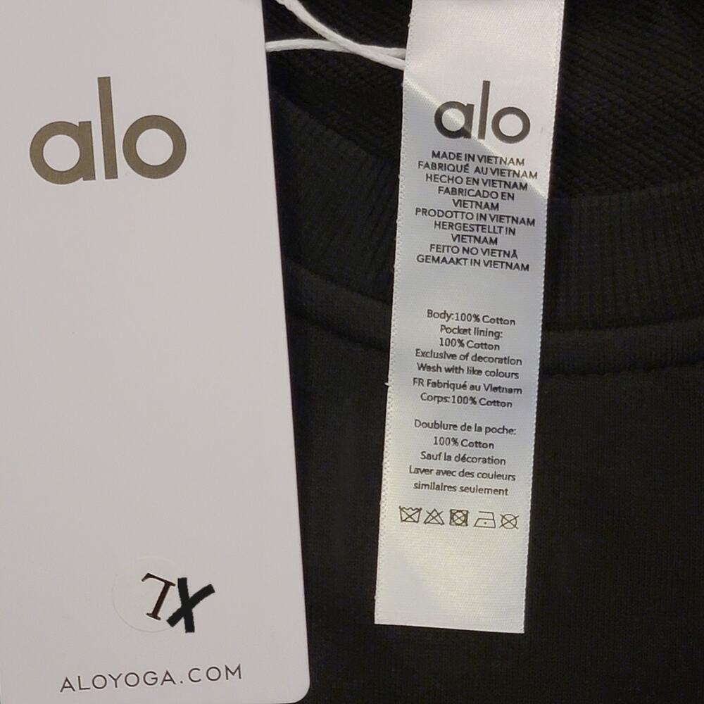 Alo Yoga Sz XL Black Set Fleece Crop Sweatshirt Shorts Athleisure Athletic New - Picture 5 of 5